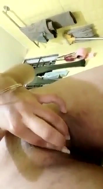 Desi Girl Showing Her Bigboobs And Rubbing Her Pussy