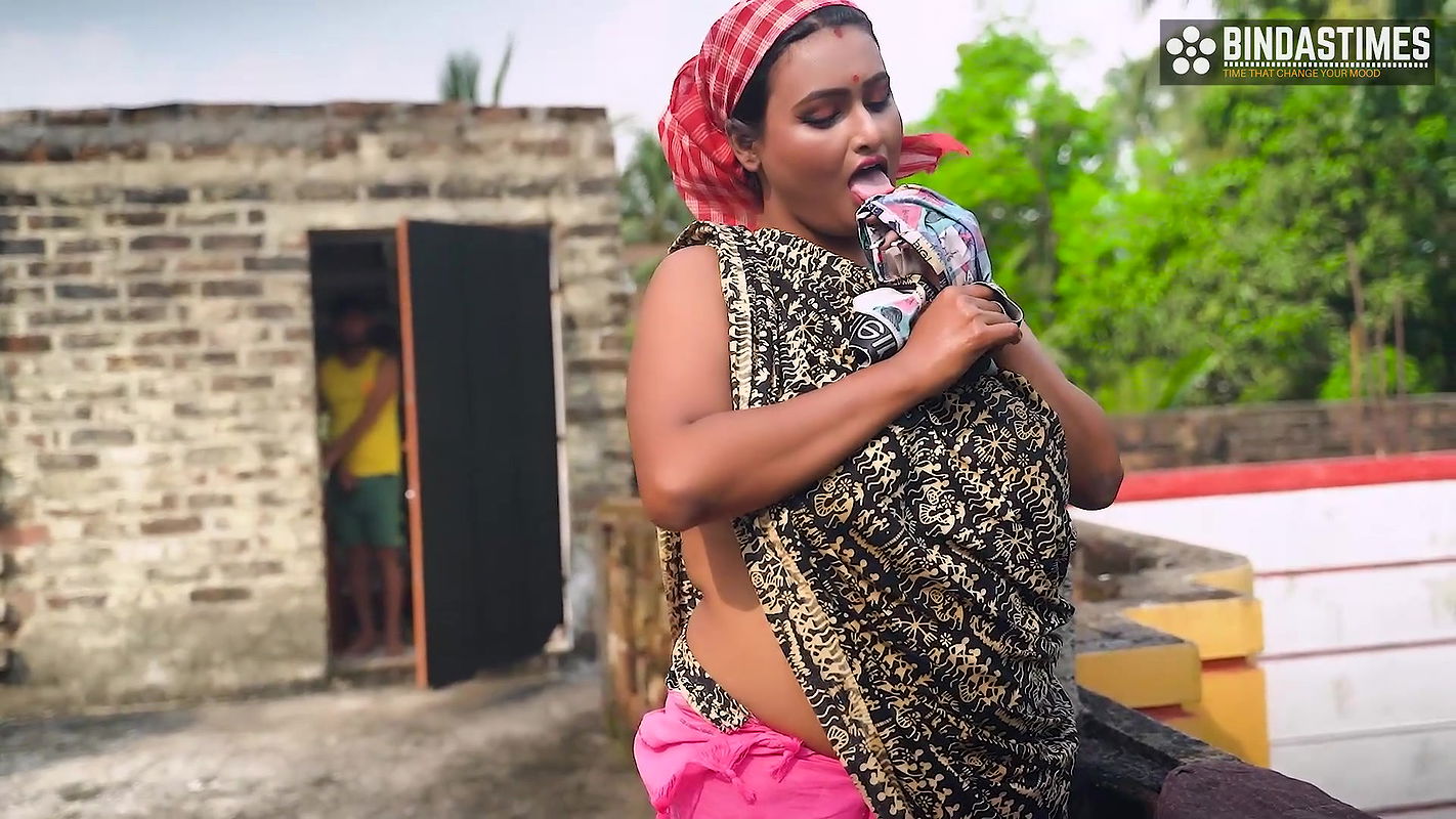 Hot Big Boobs Step Mother wantsstepson’s Big Cock when Daddy is not at Home Full Movie