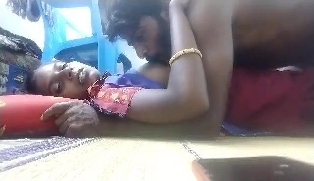 Neighbour bhabhi affair sexy boob sick mms vid