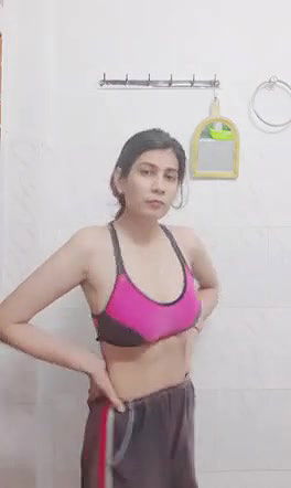 Hot Desi Girl Nude Selfie Clip