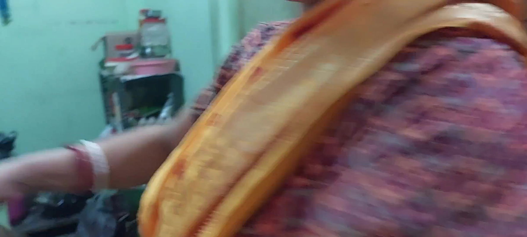 Today Salu Bhabhi was looking hot in a yellow saree. husband fucks a lot