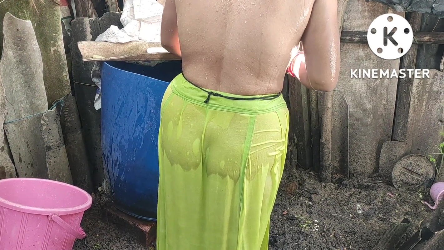 Indian house wife bathing anita style