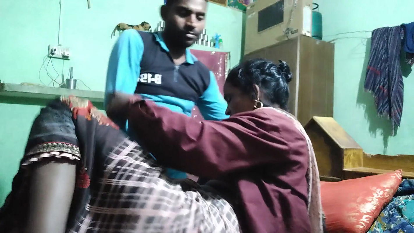 Shant soo rahi Bibi ko Sex ke liye uksaya pusi chaat