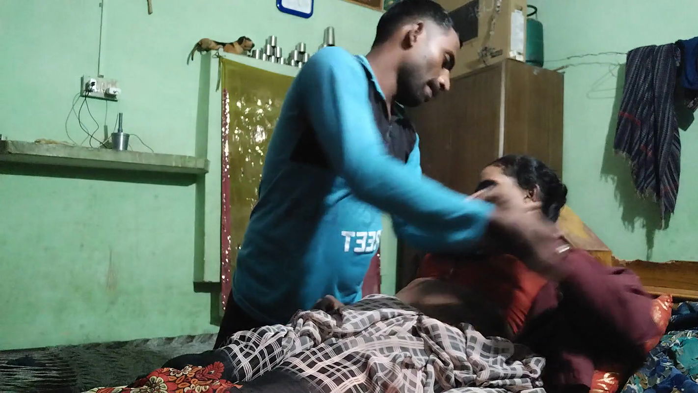 Shant soo rahi Bibi ko Sex ke liye uksaya pusi chaat