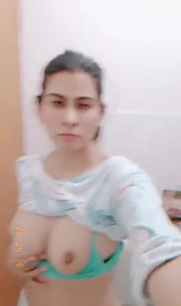 Hot Desi Girl Nude Selfie