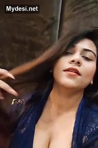 Mallu actress puja show