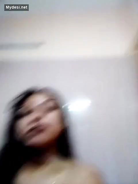 Gorgeous Desi Girl Showing and Fingering