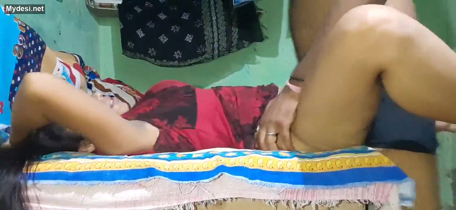 Koi nahi tha ghar par akeli dekh padosi ne chut choudai ki