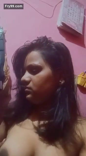 Sexy Desi girl Showing her Boobs and Pussy