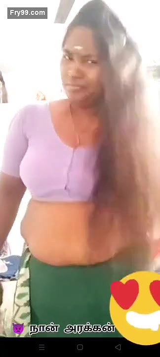 Tamil Bhabhi Showing Her Boobs