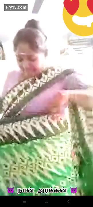 Tamil Bhabhi Showing Her Boobs