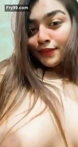 Sexy Desi Girl Showing Her Boobs