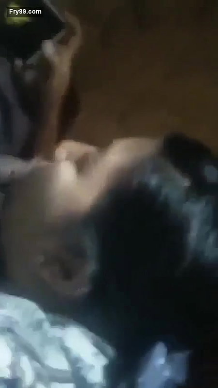 Sucking dick and playing game in mobile