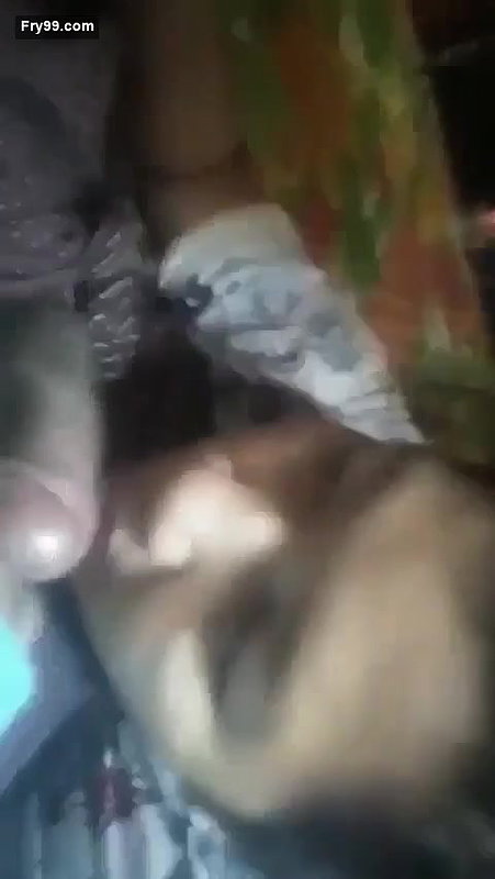 Sucking dick and playing game in mobile