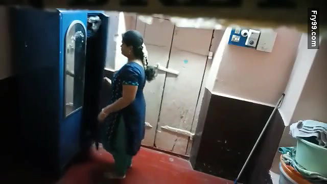 Tamil Bhabhi Caught in Hidden Cam