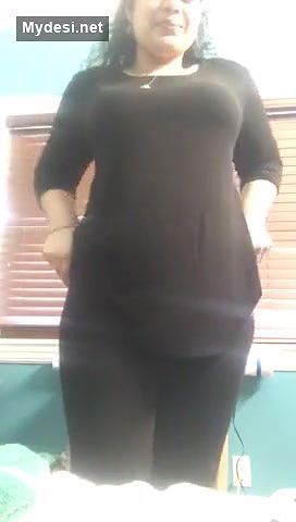 Desi big navel bhabi open her dress