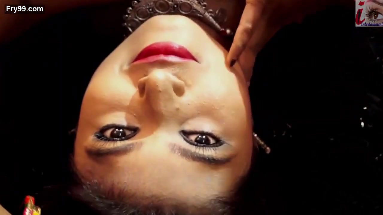 Black Dupatta White Saree fashion