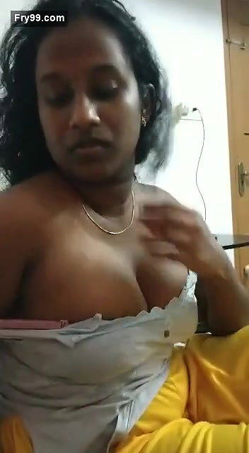 Sexy bhabhi giving handjob