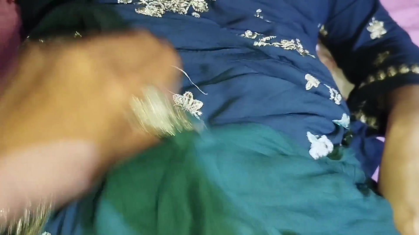 18 Teen Hot Bengali Beautiful Girl First Time Sex with a Big Cock Boy in a Room