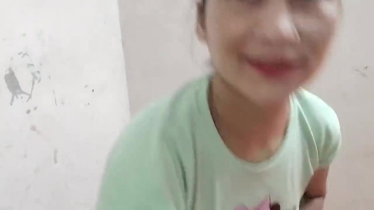 Muslim girlfriend ko bathroom me pakad ke pel diya