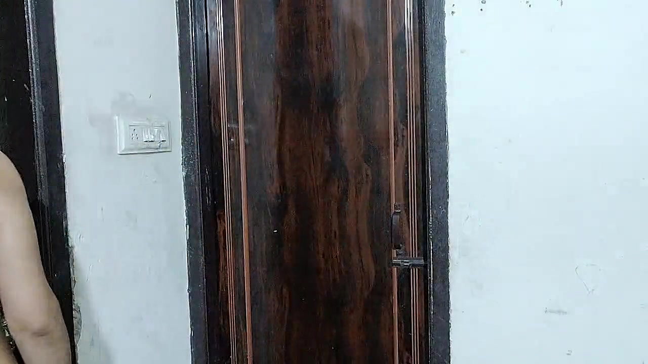 Indian hot aunty ko desi larka ne khub pela