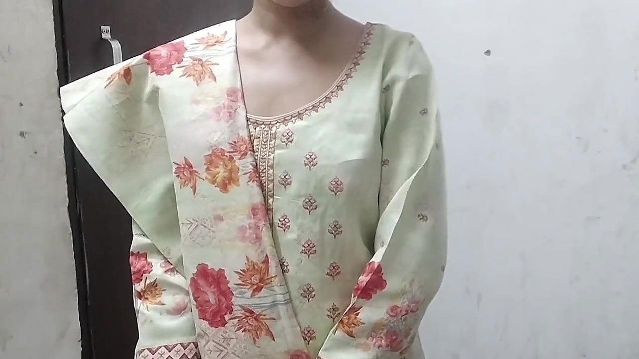 Bhabhi ko ghar pe bula kar jabar dasti pela