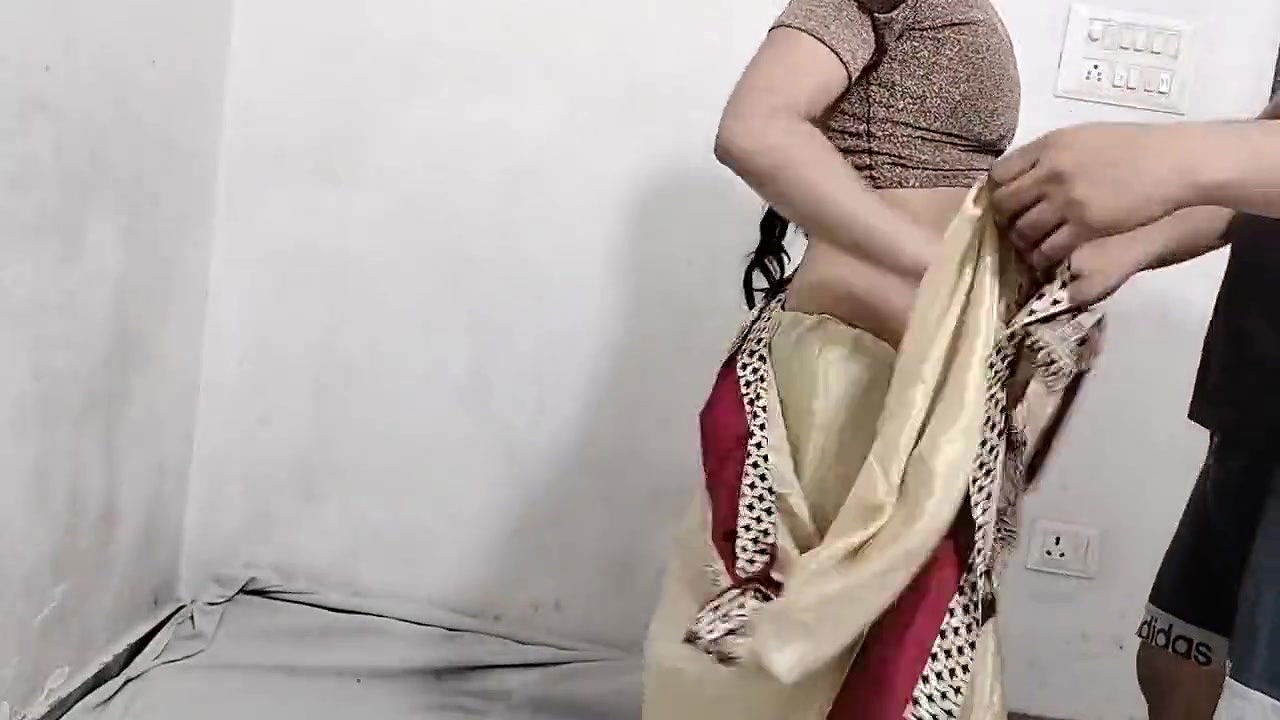 Village girl ko paise dekar hotel me le jakar pel diya