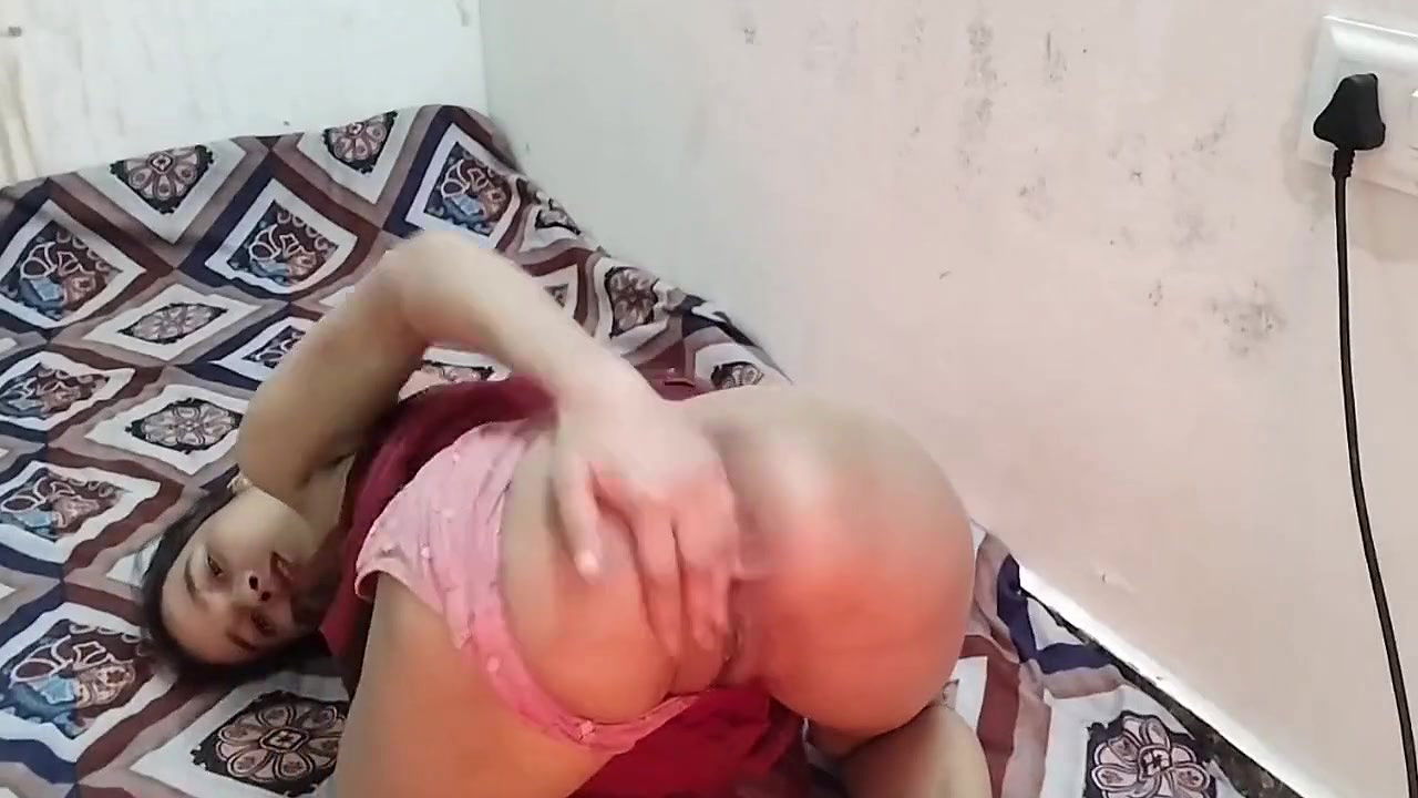 Soyi hui malkin ko nanga kar ke chod diya