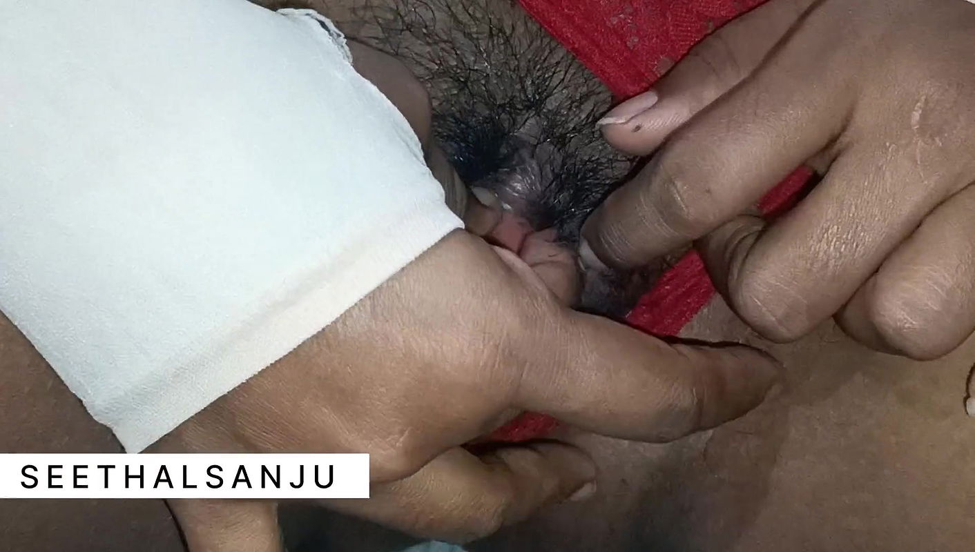 Mallu wife mastrubating with vegetable and getting squirts with moaning