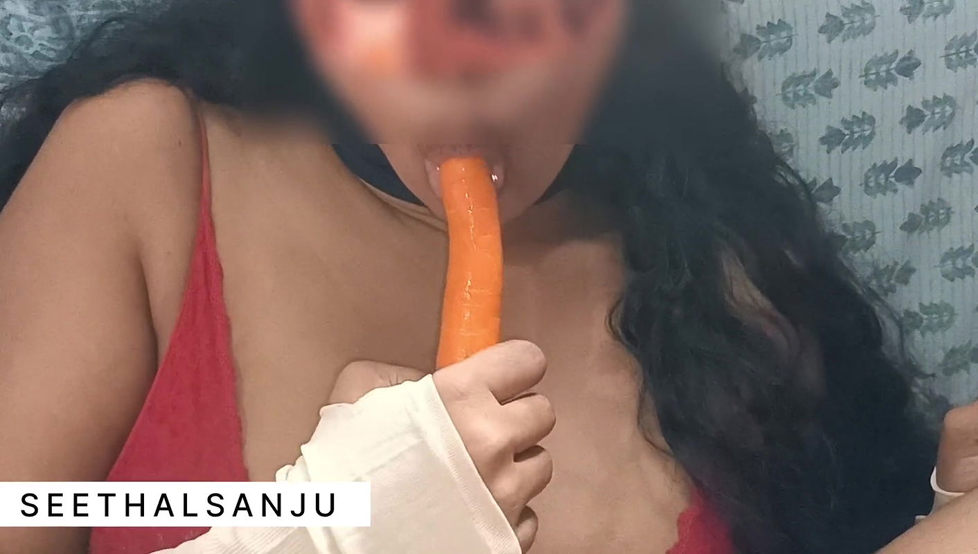 Mallu wife mastrubating with vegetable and getting squirts with moaning