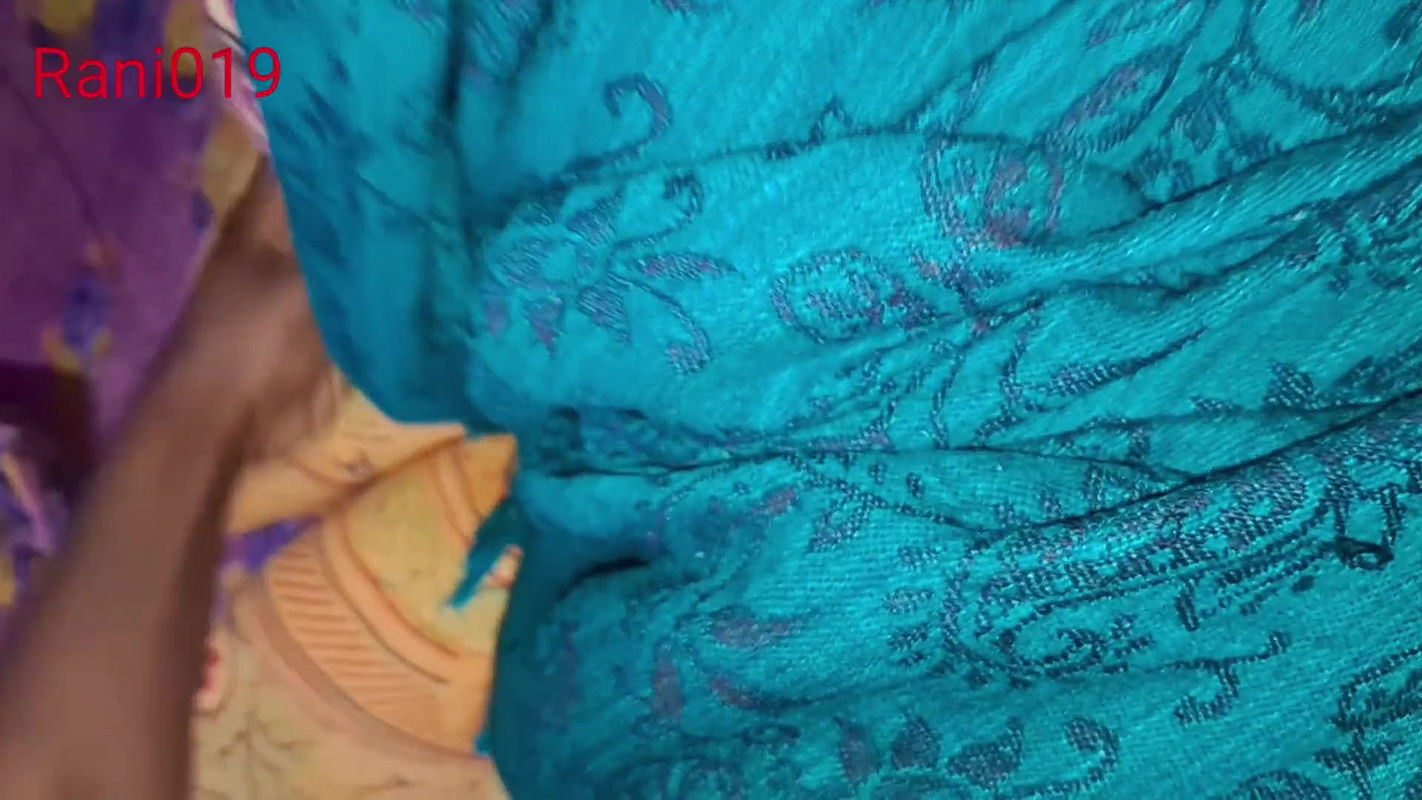 Rani bhabhi ki chudayi Desi girl rani bhabhi ko ghodi bana ke choda Indian school girl naic faking with husband