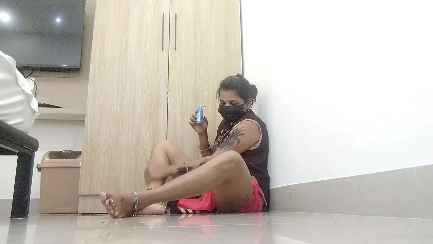 Sauteli bahan ne sautele bhai ke land ka maalish ki