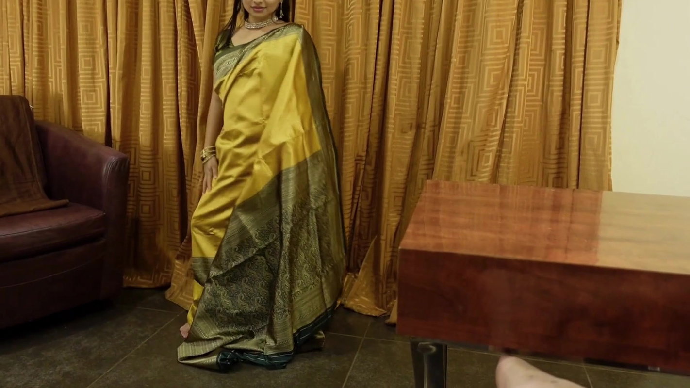 Beautiful indian aunty sex in saree and blouse