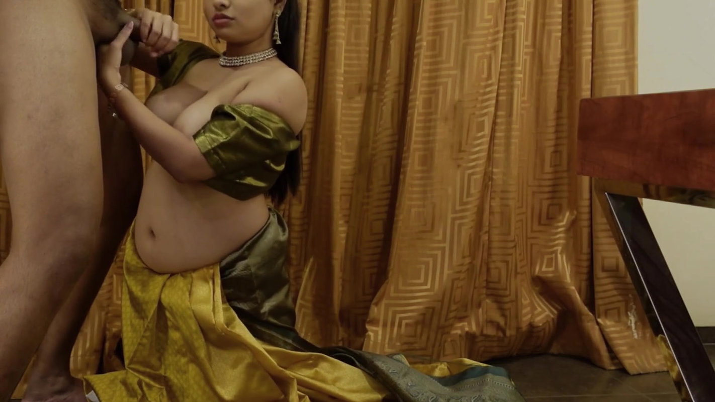 Beautiful indian aunty sex in saree and blouse