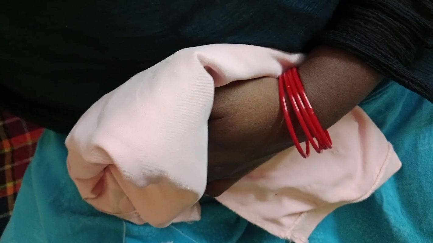 Tamil sucks and sucks the penis of a married