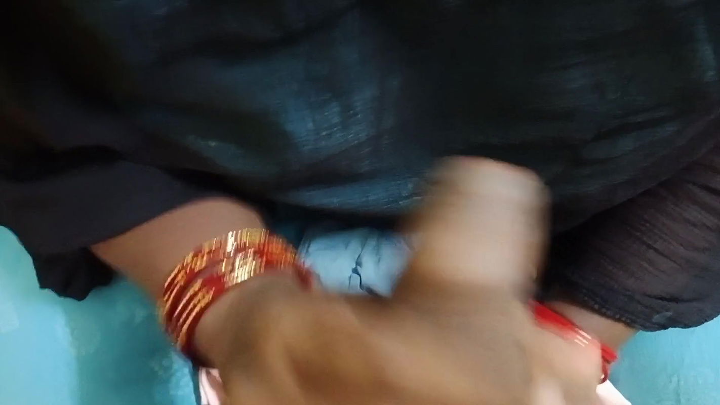 Tamil sucks and sucks the penis of a married