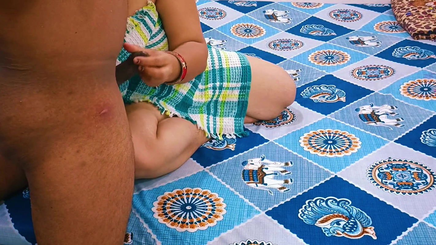 Indian Aunt want 8 inch cock before her husband come