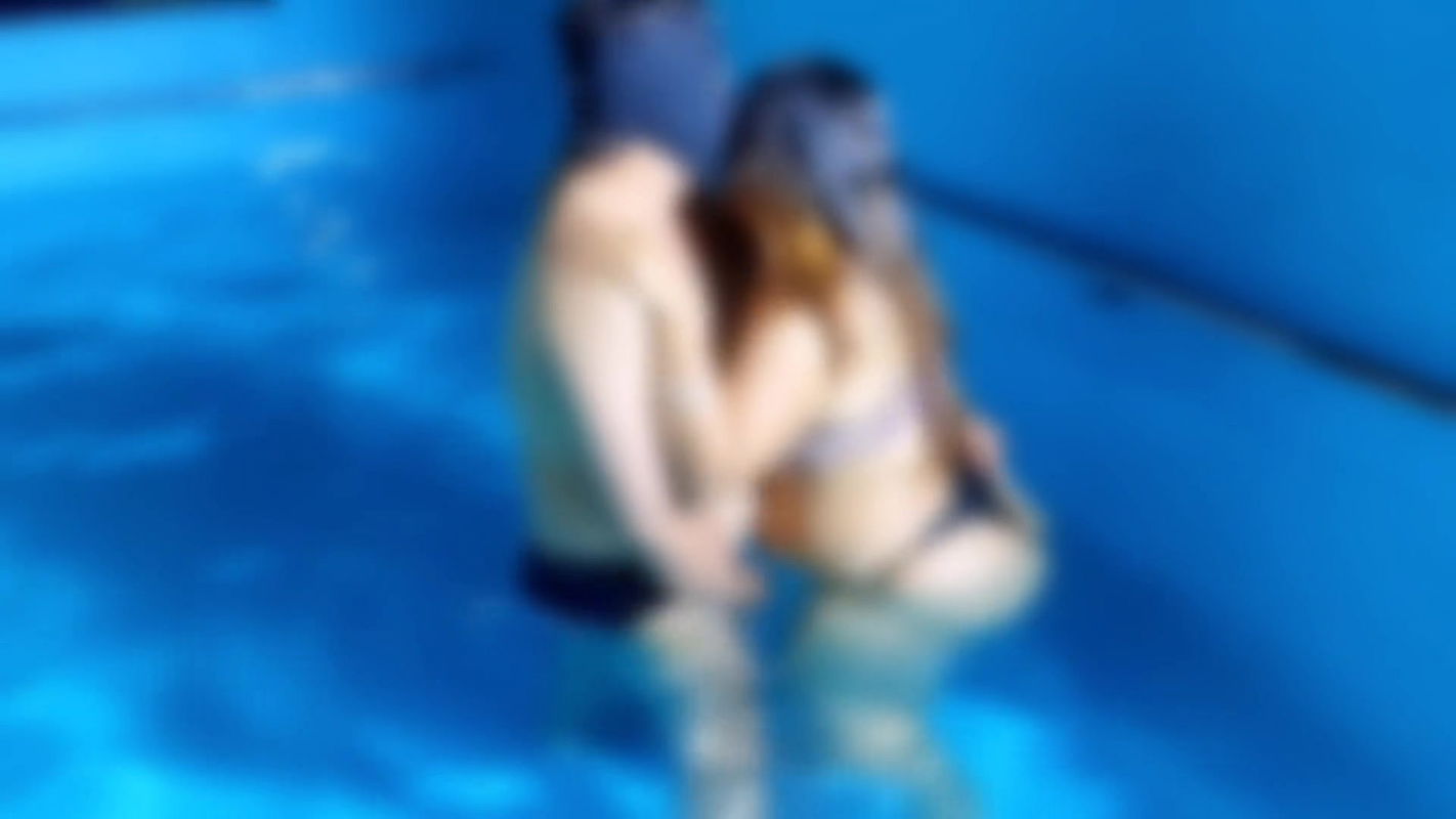 Big ass bhabhi with her boyfriend in swimming pool