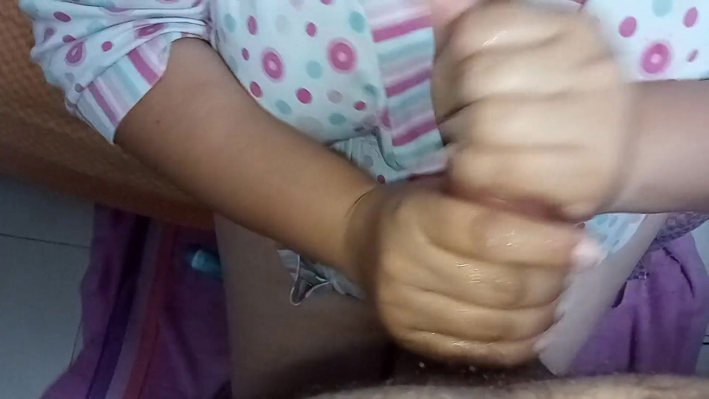 Bhabhi bbw chubby girl with hijab jerks me off when I see her feet and her big tits