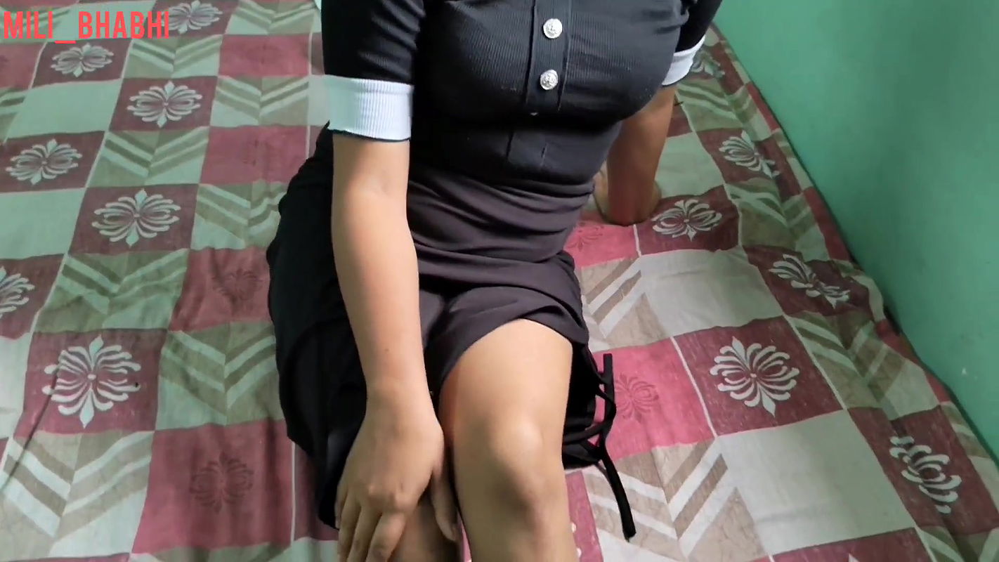 Beautiful Indian Room service girl tight pussy fuck hard Xxx, Indian Desi Hot girl tight pussy Sex local Hindi audio dirty talk