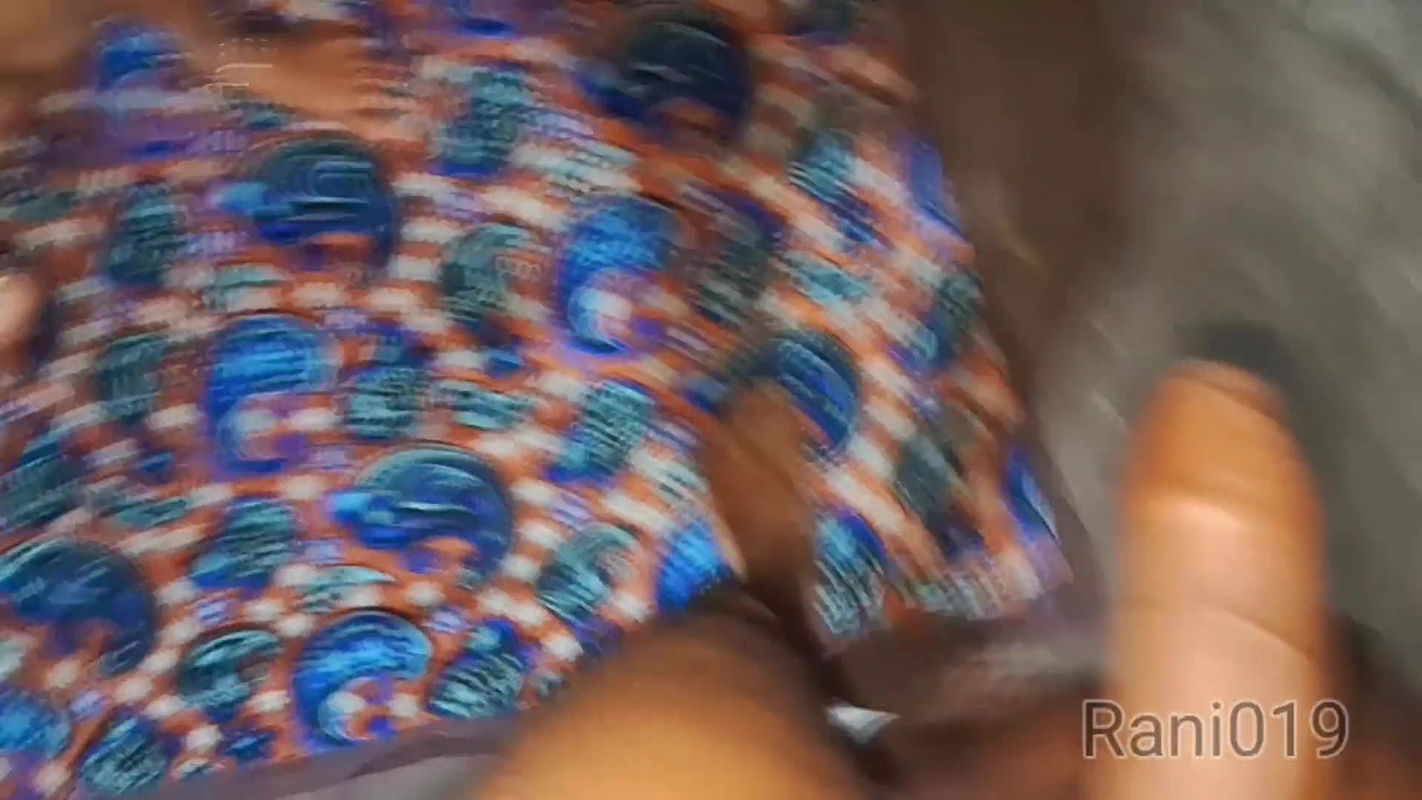 Desi hauswaif soni bhabhi ki chudayi Desi girl faking soni bhabhi ji ki chikh nikal gaya devar ne bhabhi ko ghodi bana ke choda