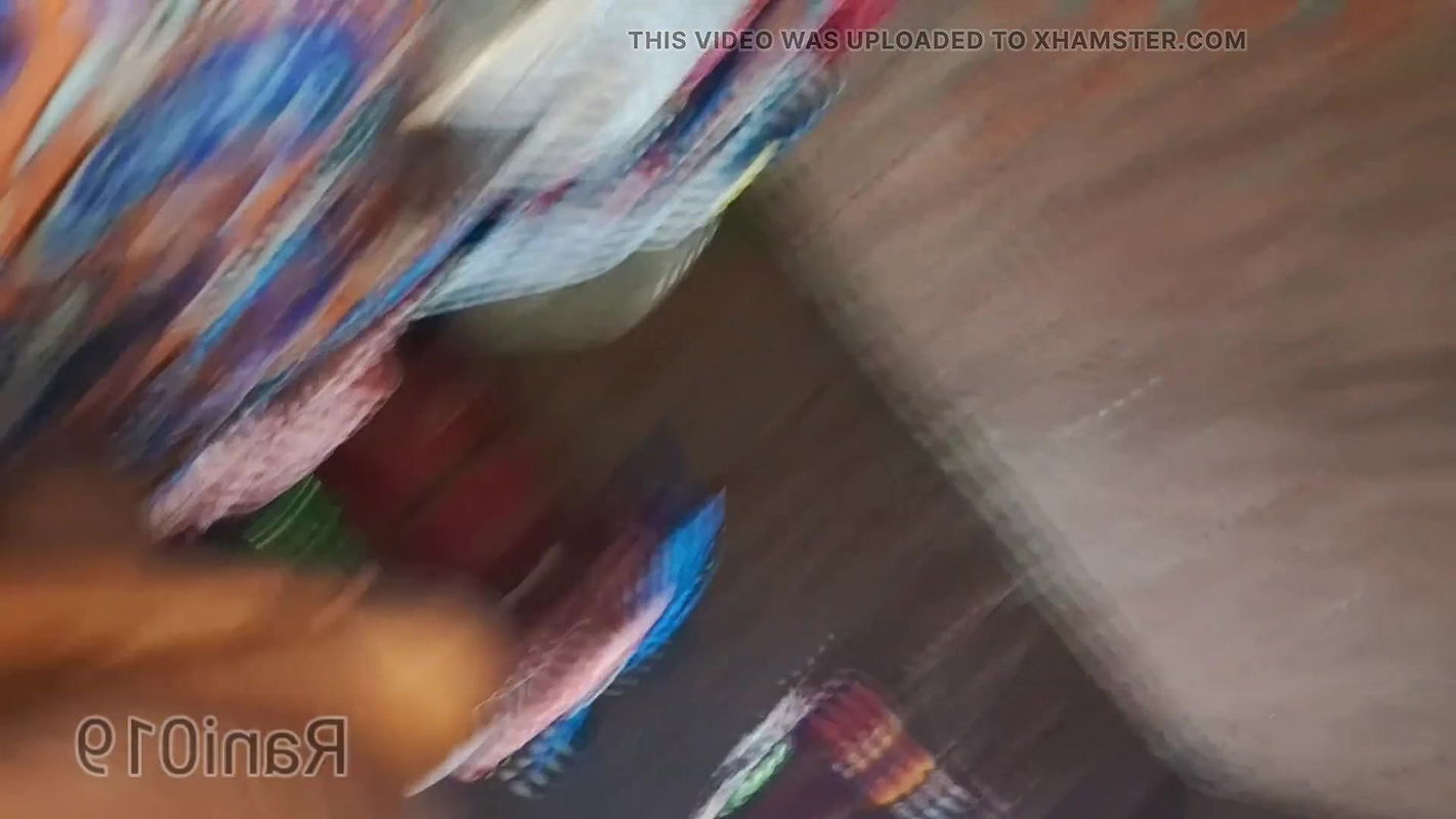 Desi hauswaif soni bhabhi ki chudayi Desi girl faking soni bhabhi ji ki chikh nikal gaya devar ne bhabhi ko ghodi bana ke choda