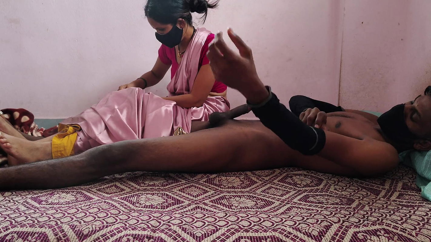 Indian desi bhabhi fucked in saree