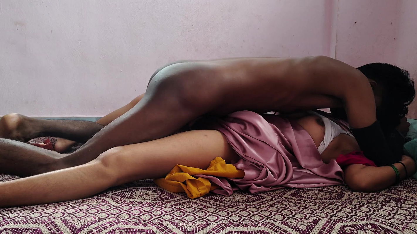 Indian desi bhabhi fucked in saree