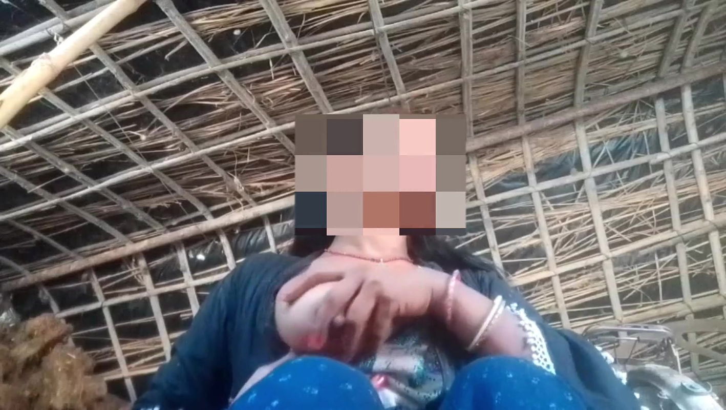 Young lede masturbate by fingers and big hol and big bubs