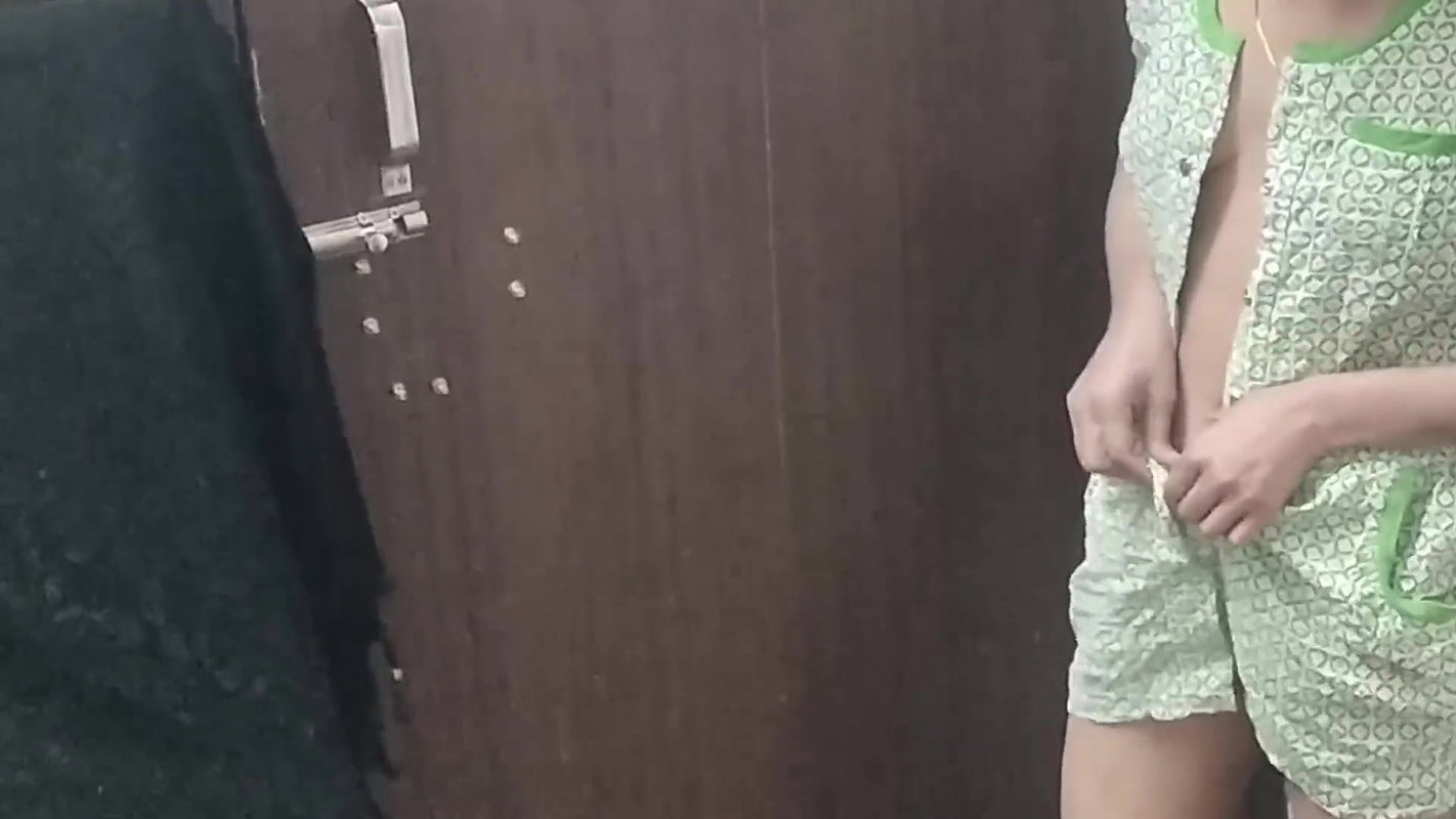 Bhabhi ji ki chut ki garmi nikal diya