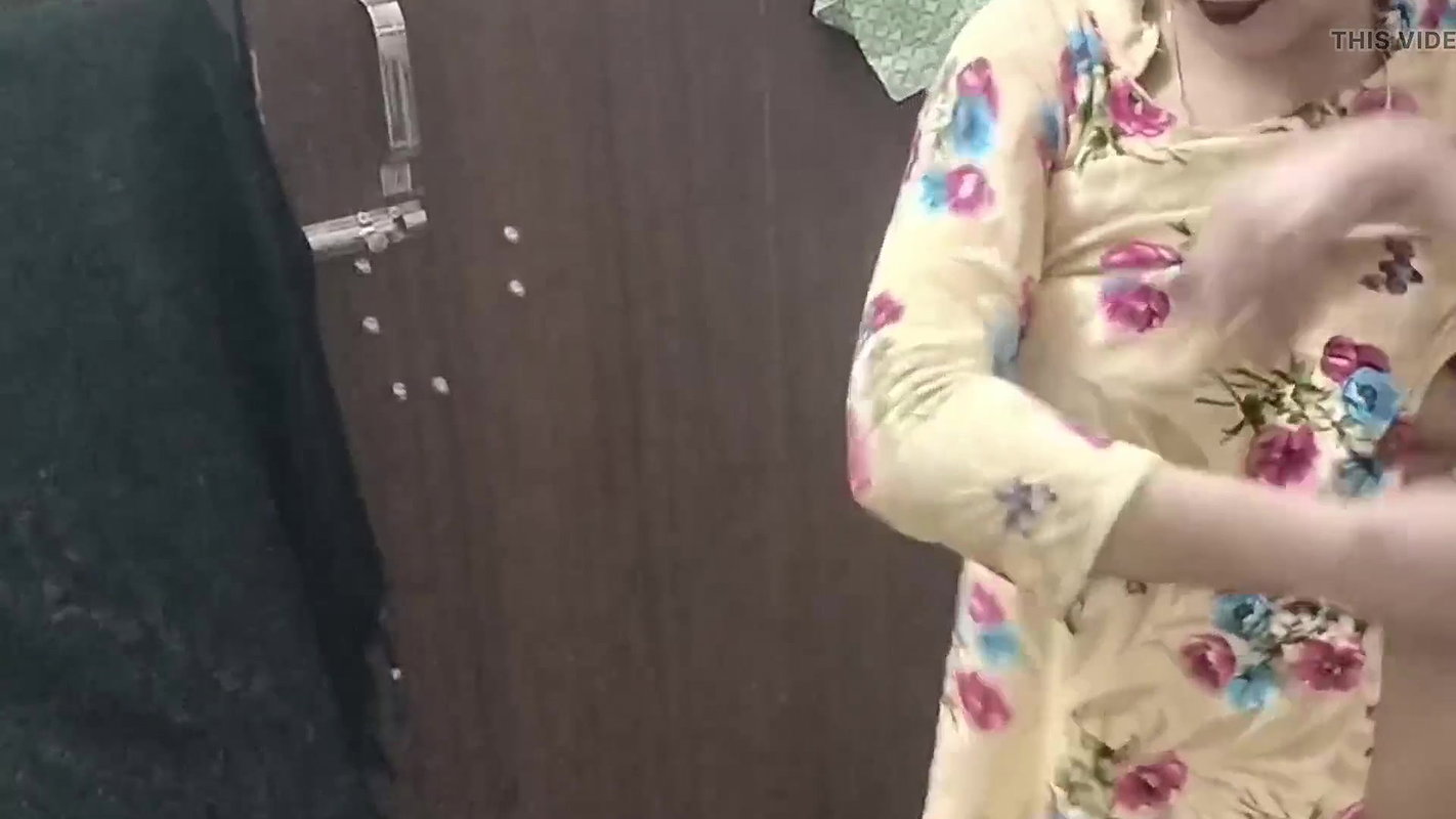 Bhabhi ji ki chut ki garmi nikal diya