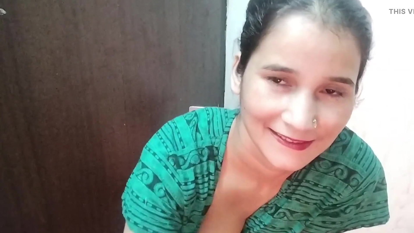 Step sister ka bra khol kar jabar dasti pela