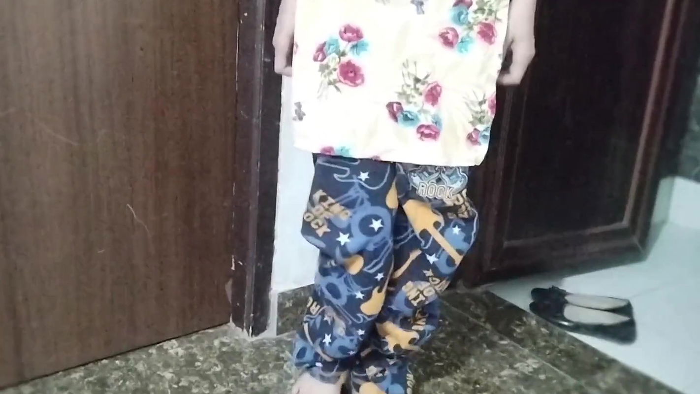 Buaa ki step daughter ko ghar me jabar dasti pakad ke pel diya