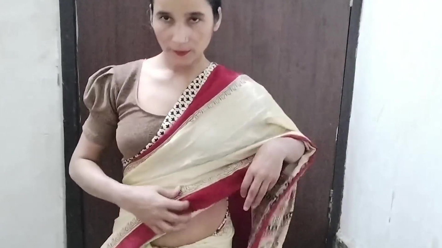 Aunty gave to the lover and called him to the room and kissed him